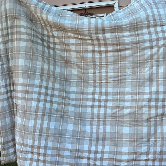 Tommy Hilfiger Plaid Comforter in Beige and White